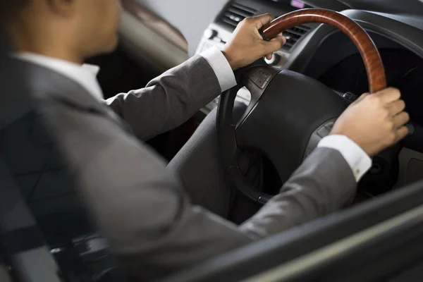 Empresário de condução de carro — Fotografia de Stock