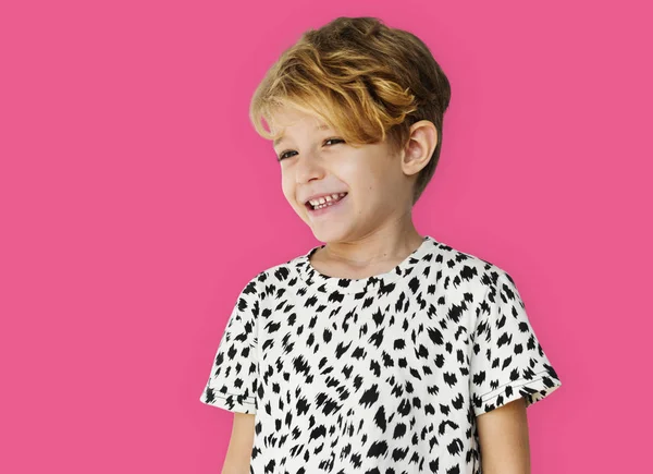 Usměvavá blondýnka chlapeček — Stock fotografie