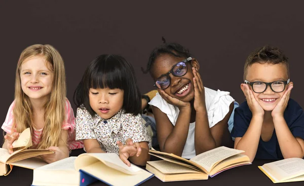 Kids Reading Books — Stock Photo, Image