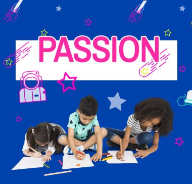 kağıtlara çizim çocuklar