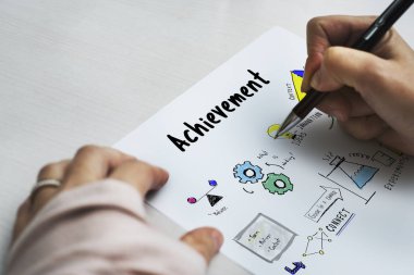 kişi holding kalem ve yazma