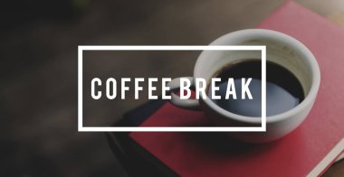 Kahve molası, espresso fincan ve kırmızı günlüğü