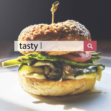 Sebze ile lezzetli hamburger