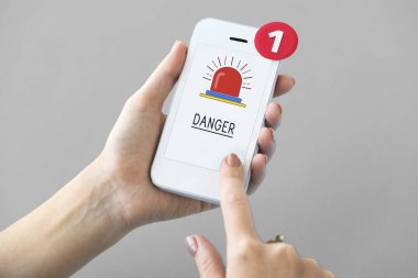 Smartphone kullanarak eller