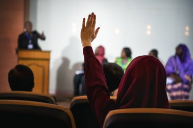 İttifak'ın toplantı iş hoparlör ile