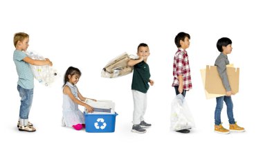 atık geri dönüşüm için çocuklarla