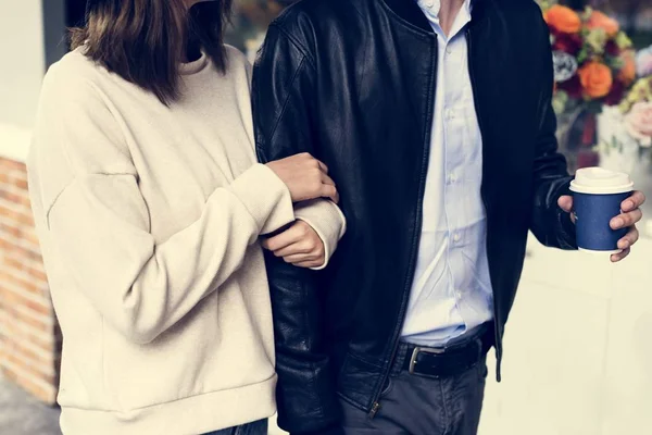 Woman hugging boyfriend — Stock Photo, Image