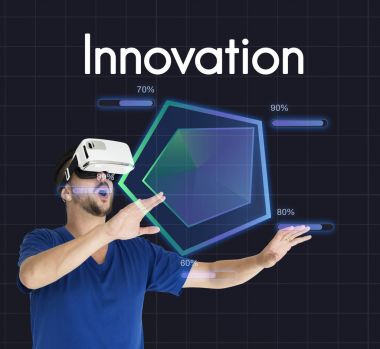Adam visualiaing gerçeklik Gadget'ı kullanma 