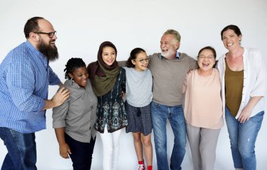 Farklı insanların birlikte grup