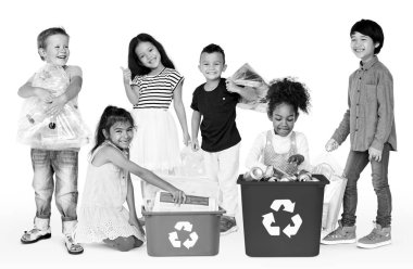 atık geri dönüşüm için çocuklarla