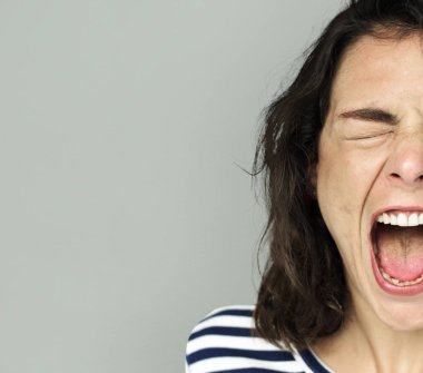 genç kadın çığlığı