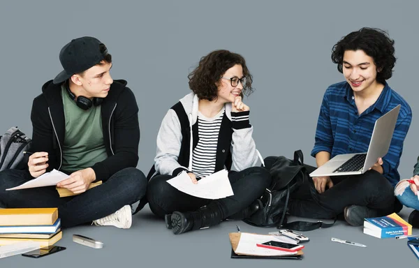 Students Study in the studio — Stock Photo, Image