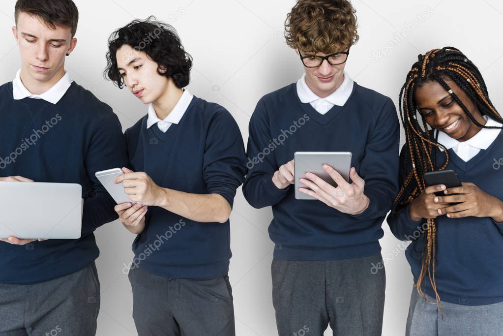  Students Using Digital Devices