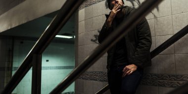 Yalnız adam Sigara İçilmeyen 