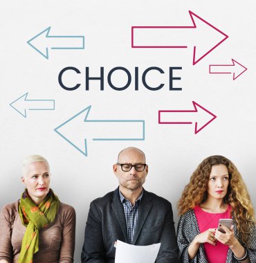 sandalyelere bekleyenler