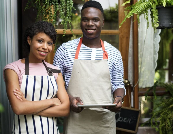 Afrikalı çift küçük işletme var — Stok fotoğraf