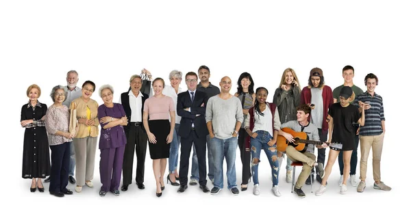 Lächelnde Menschen im Studio — Stockfoto