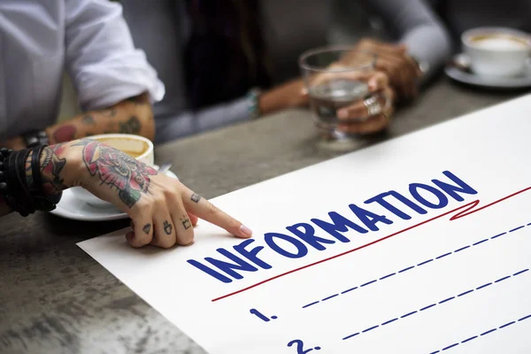 Trabajadores que trabajan en banner — Foto de Stock