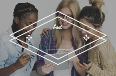 Dijital tablet tarama multhiethnic kadınlar