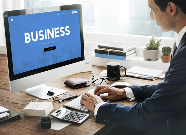 Businessman working with computer — Stock Photo, Image