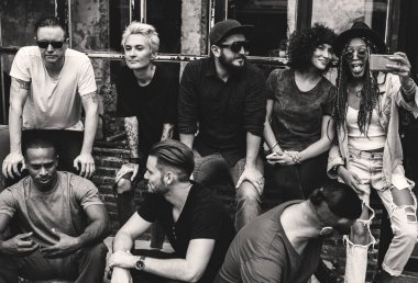 Arkadaşlar birlikte sakin