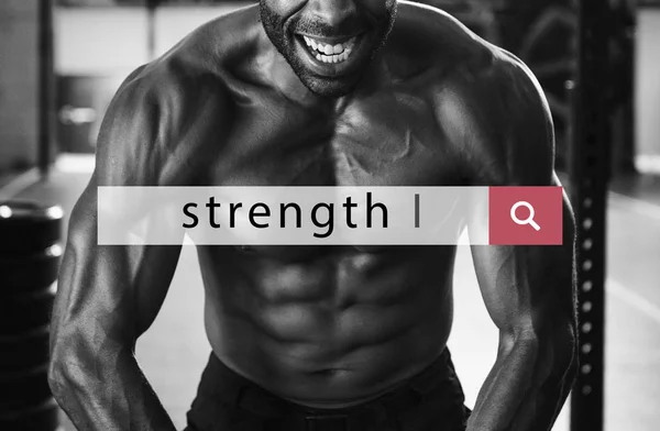 Hombre en forma mostrando músculos — Foto de Stock