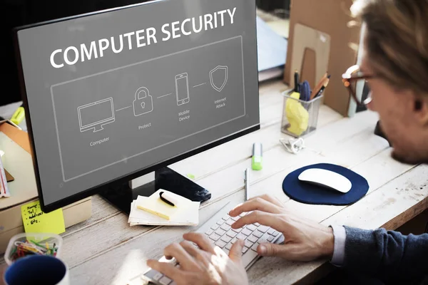 Man working on computer — Stock Photo, Image