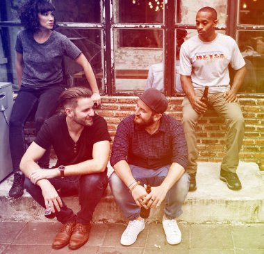 insanların bira dışında bar