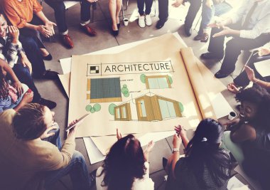 çemberde poster üzerinde oturan insanlar