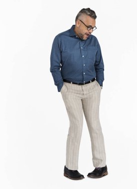 Olgun adam Studio poz