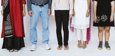 insanlar birlikte ayakta 