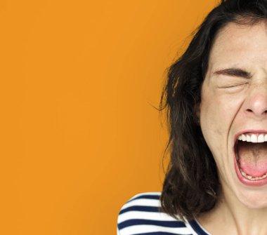 genç kadın çığlığı