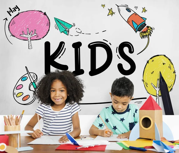 Little children drawing at table — Stock Photo, Image