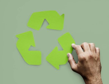 insan eli ve yeşil okları