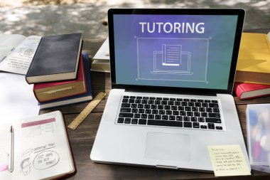 Çalışma alanı ile defter ve kitaplar 