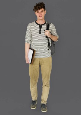 sırt çantası ile erkek öğrenci