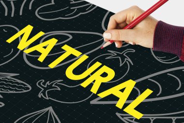 kişi kalem ile metin yazma