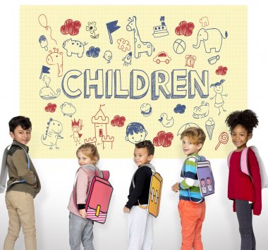 okul çocukları ile kağıt sırt çantaları