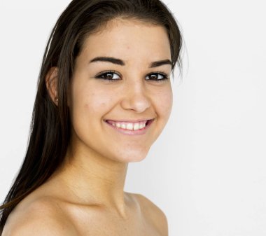 beyaz kadın gömleksiz