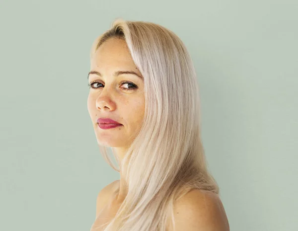 Poważne blond kobieta — Zdjęcie stockowe
