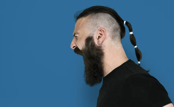 Genç adam sakal ve bıyık — Stok fotoğraf