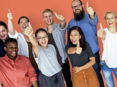 Bir grup insan bir arada