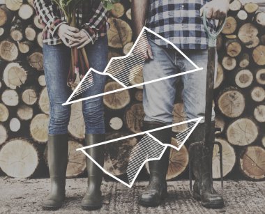 kot pantolon ve bot yakacak odun ile çiftçi