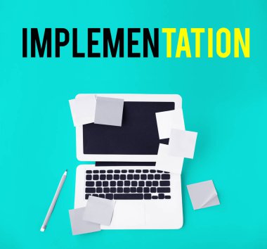 Çalışma alanı ile modern dizüstü