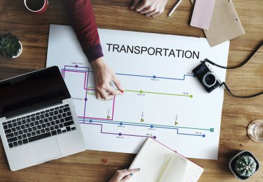 Yaratıcı insanlar masada çalışma