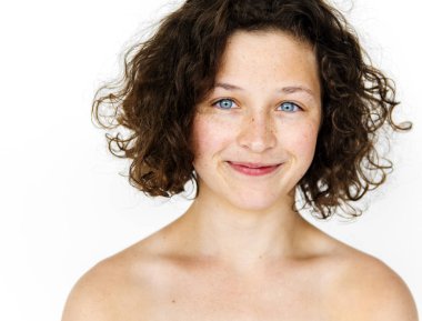  gülümseyen kız bir stüdyoda olduğunu 