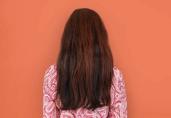 Vrouw met lang haar — Stockfoto