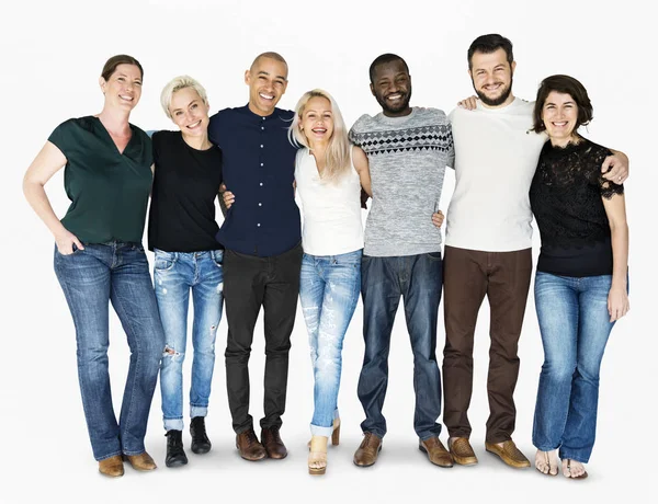 Feliz diversidad gente acurrucarse — Foto de Stock