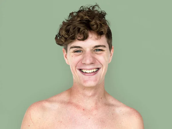 Adolescent gars avec les épaules nues — Photo
