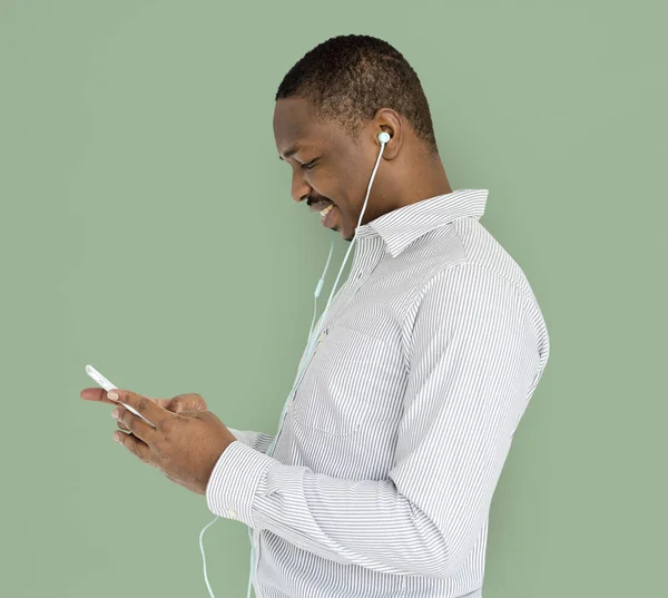 Ο άνθρωπος στα ακουστικά, ακούγοντας μουσική — Φωτογραφία Αρχείου